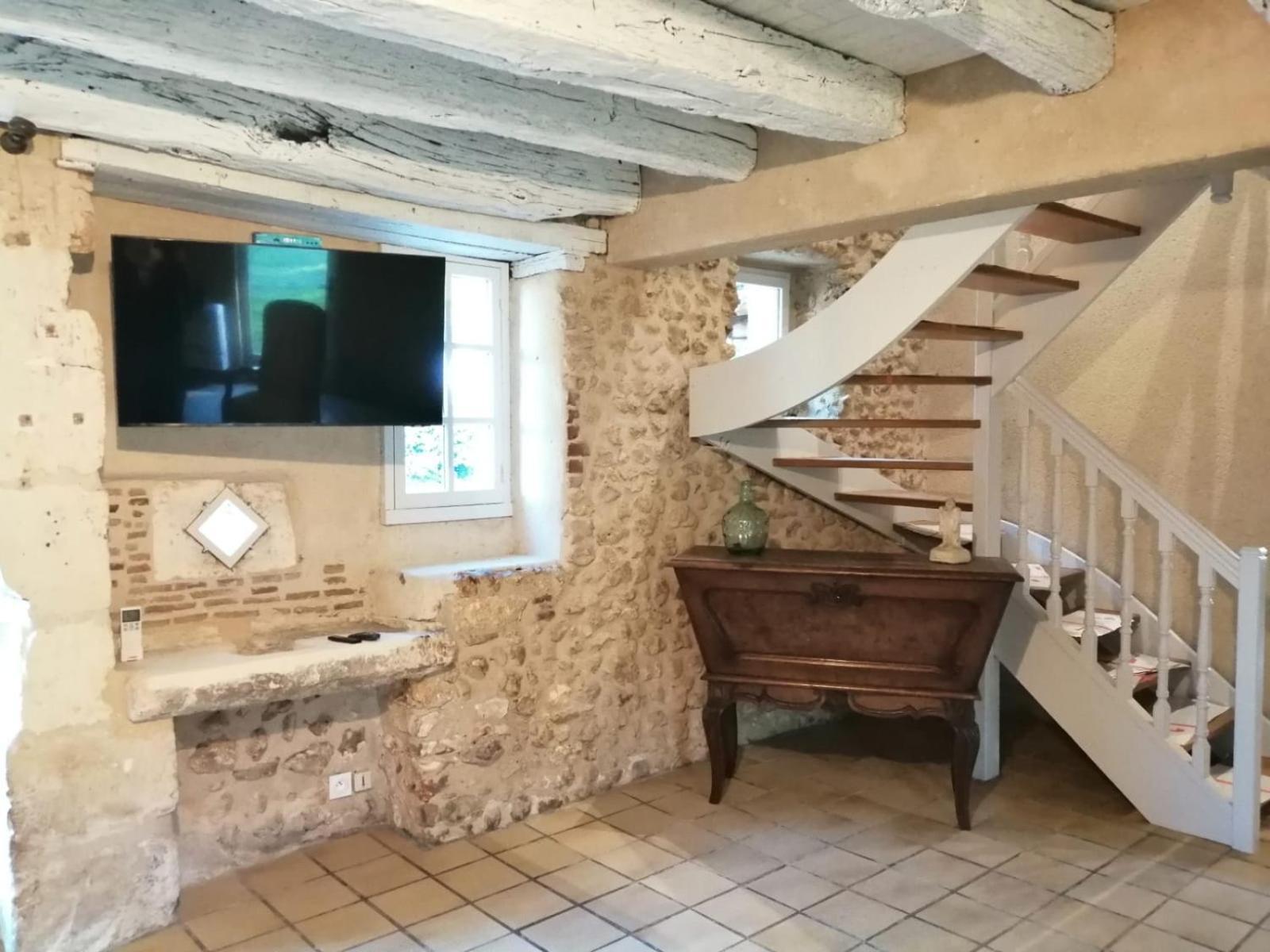 Gite Les Mareillauds - Piscine Salon Bagian luar foto